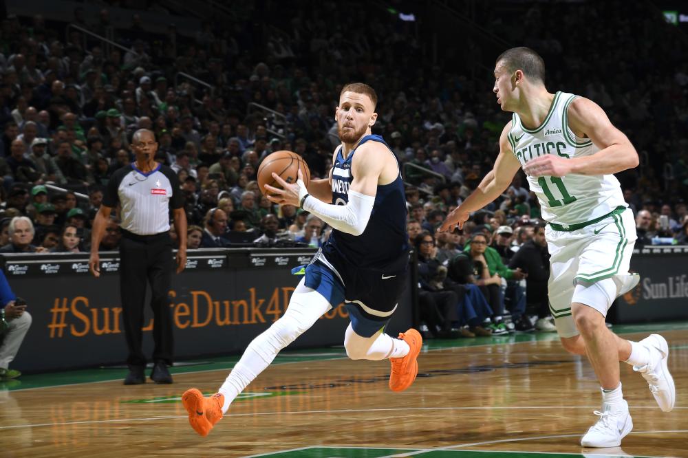 周琦领衔四 周琦领衔四