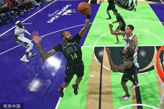 球场上的一 球场上的一