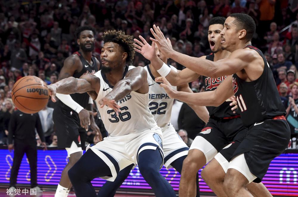 球场上的一 球场上的一