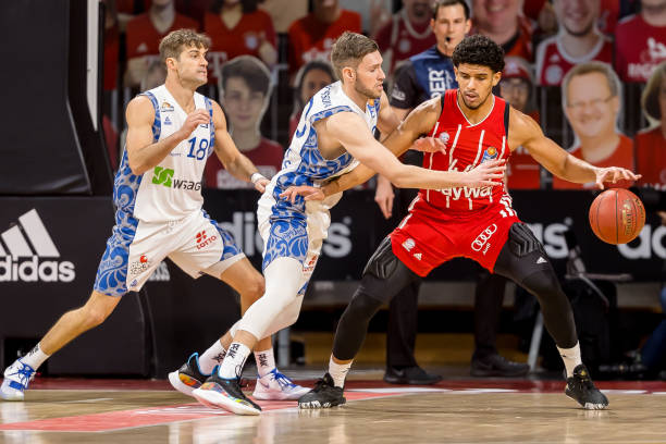 边路突击手 边路突击手