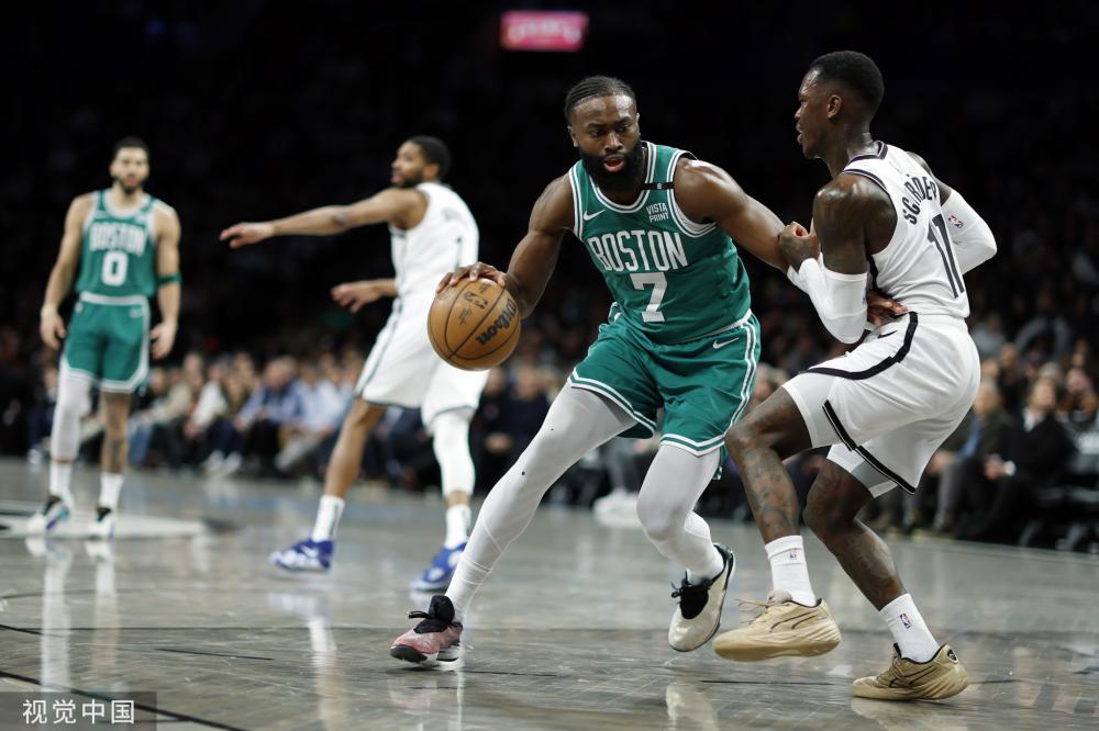 在中场休息 在中场休息