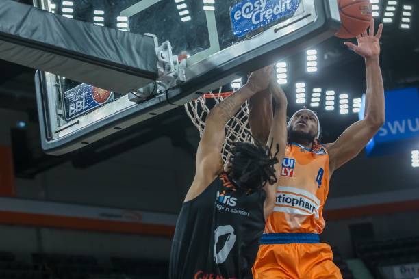 涯首冠的重 涯首冠的重