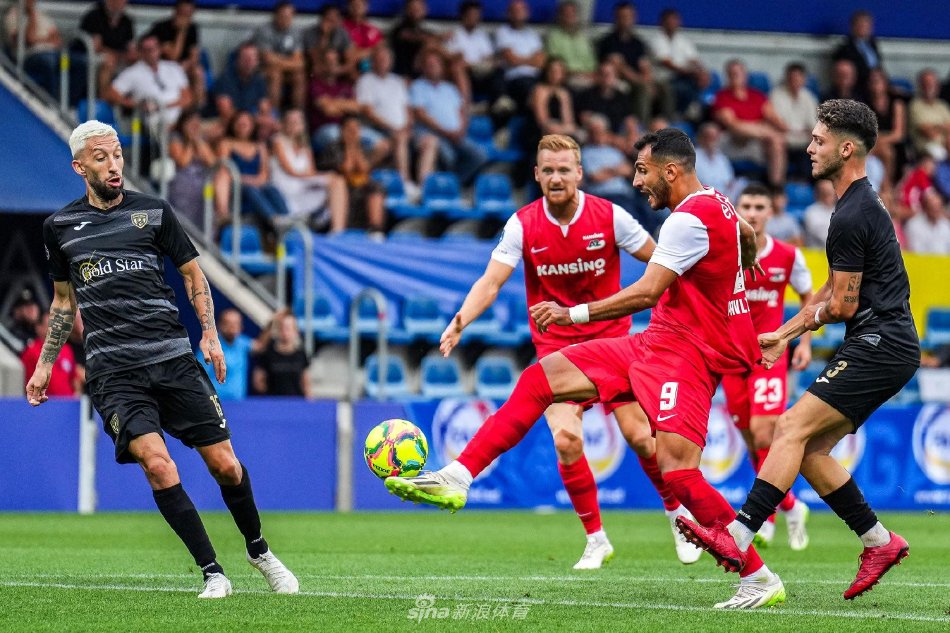 涯首冠的重 涯首冠的重