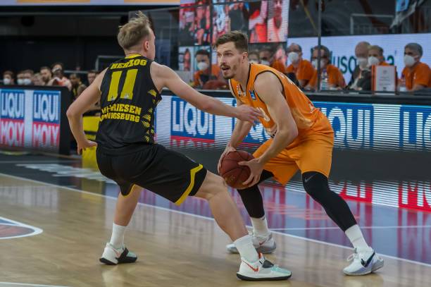 成为了球场 成为了球场